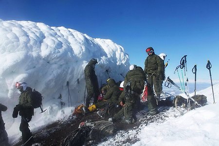 EMD special forces units climb the volcano in Kamchatka