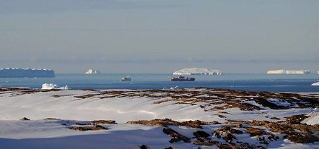 ‘Admiral Vladimirskiy’ research vessel is on the way back from the Antarctic