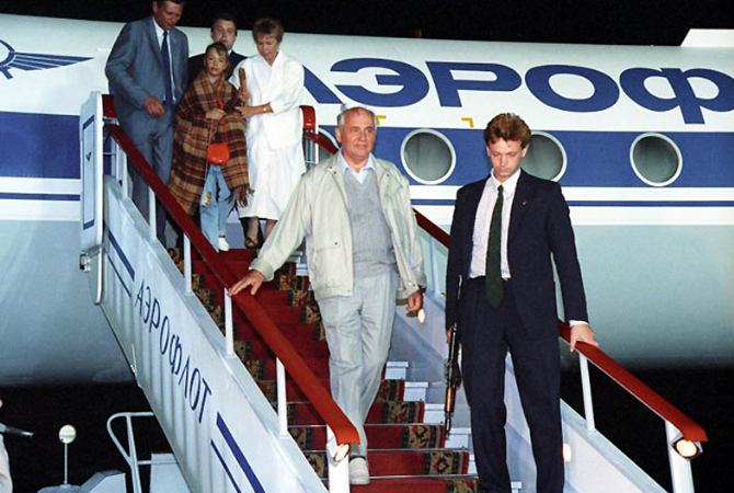 M.S. Gorbachev returns from Foros. Photo by: Yury Lizunov
